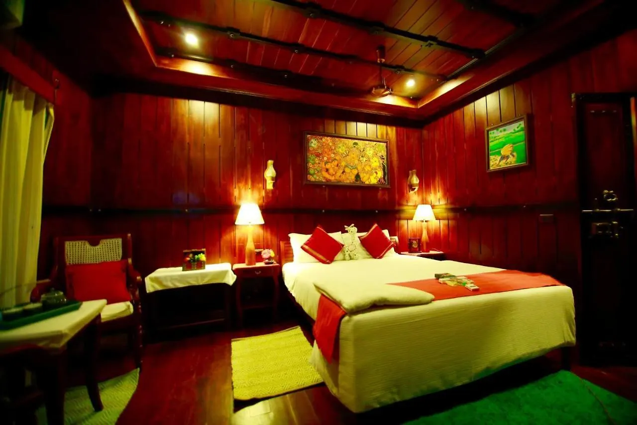 Best Luxury Houseboat, Kerala Alappuzha